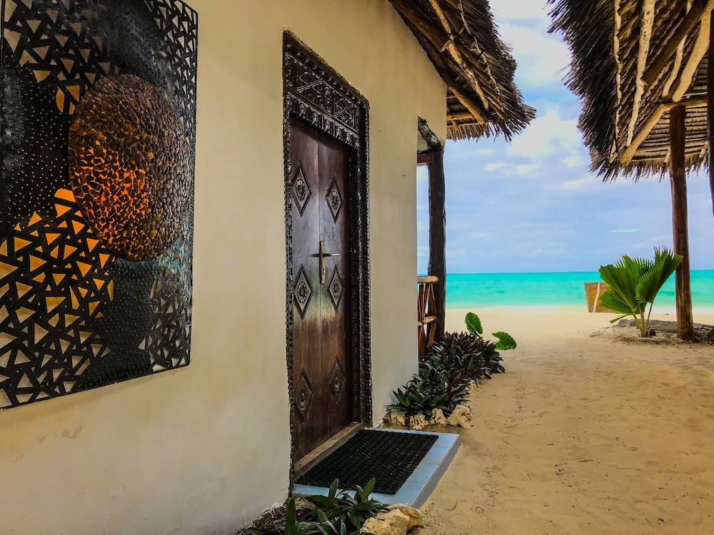 Jambiani White Sands Beach Bungalows 58/68
