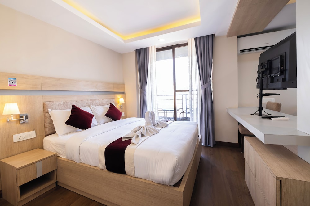 Divine Kathmandu Hotel 12/45