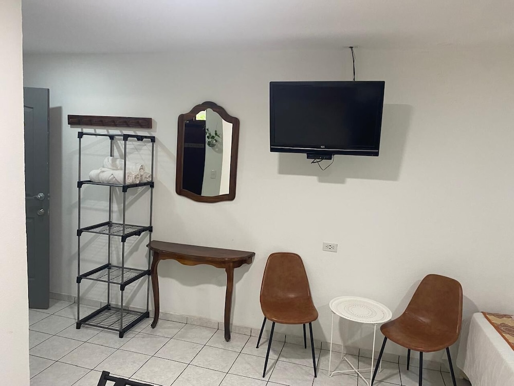 Berlor Airport Inn 36/50