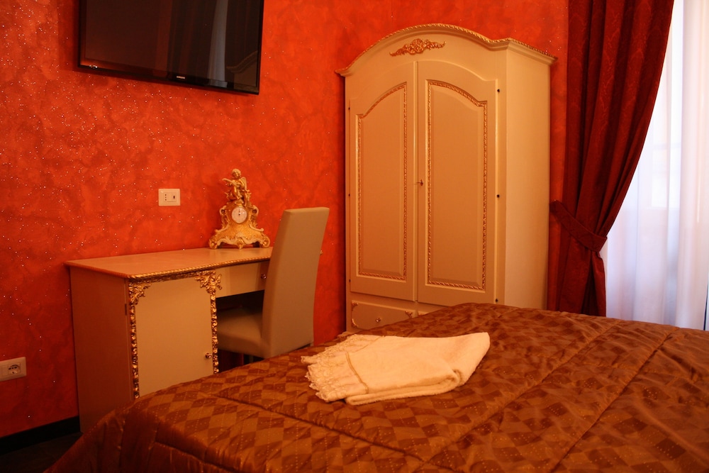 Pope's Suites 9/50