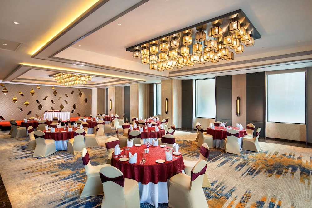 Royal Hometel Suites Dahisar Mumbai 29/43