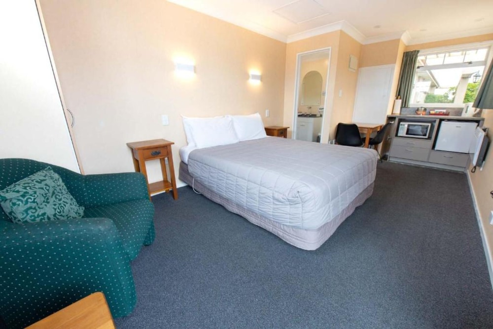 Tower Lodge Motel 18/51