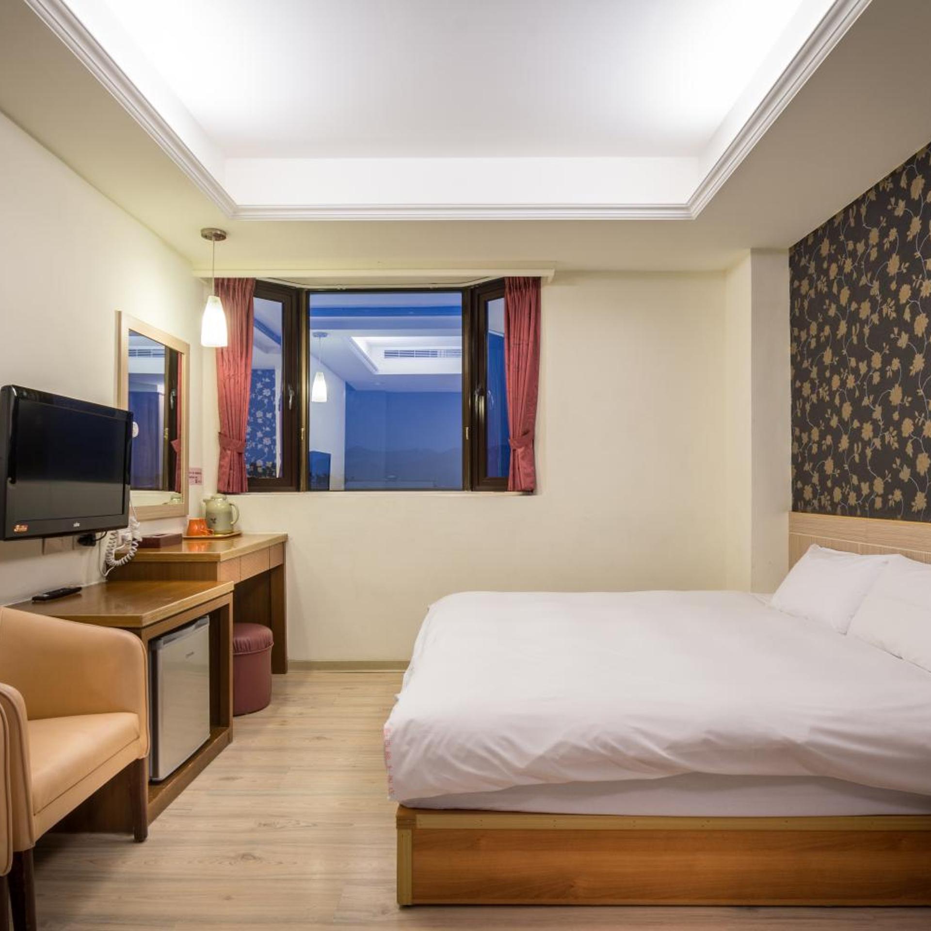 Yadi Hotel 16/53