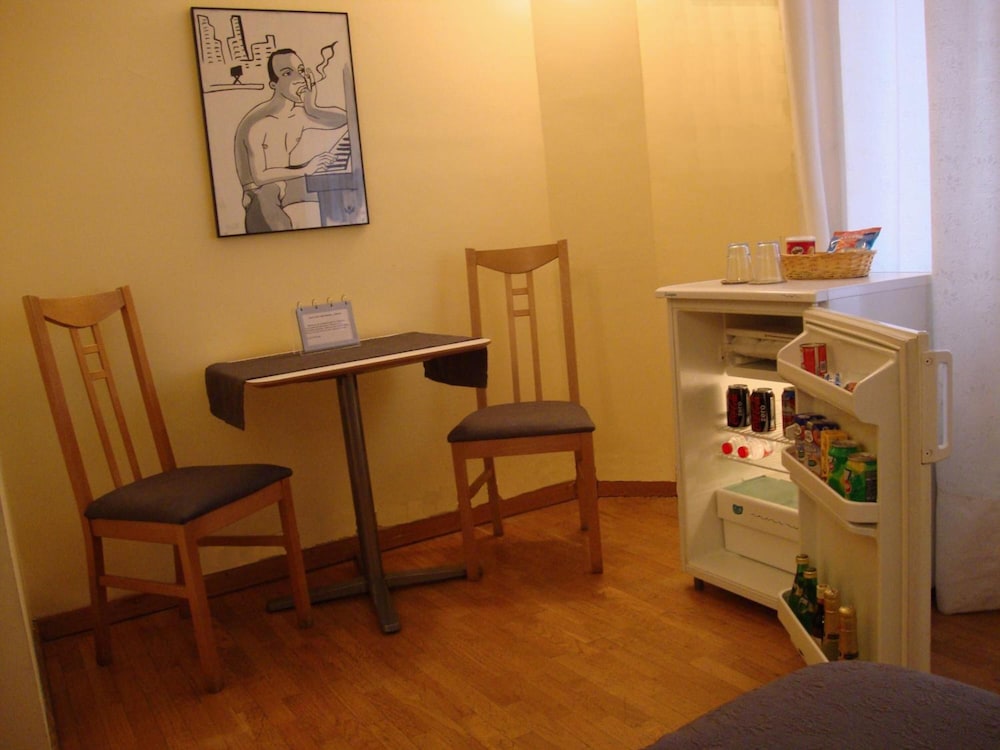 Petit Hotel 40/48