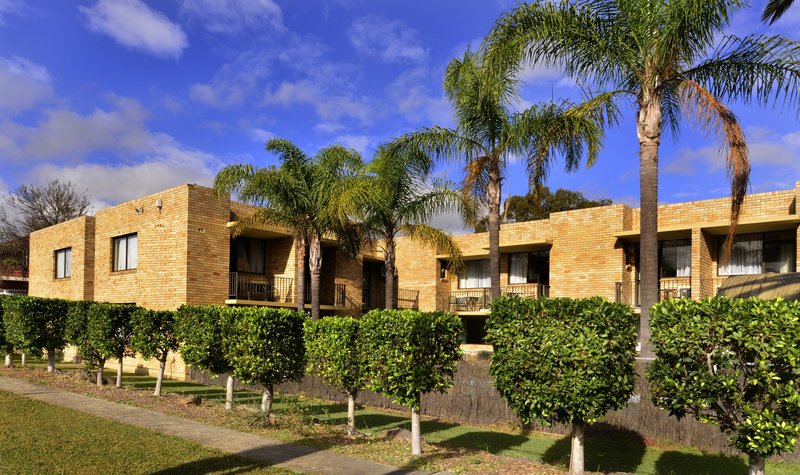 Ryde Inn 39/41
