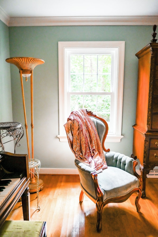 Colonial Gardens Bed & Breakfast 24/43