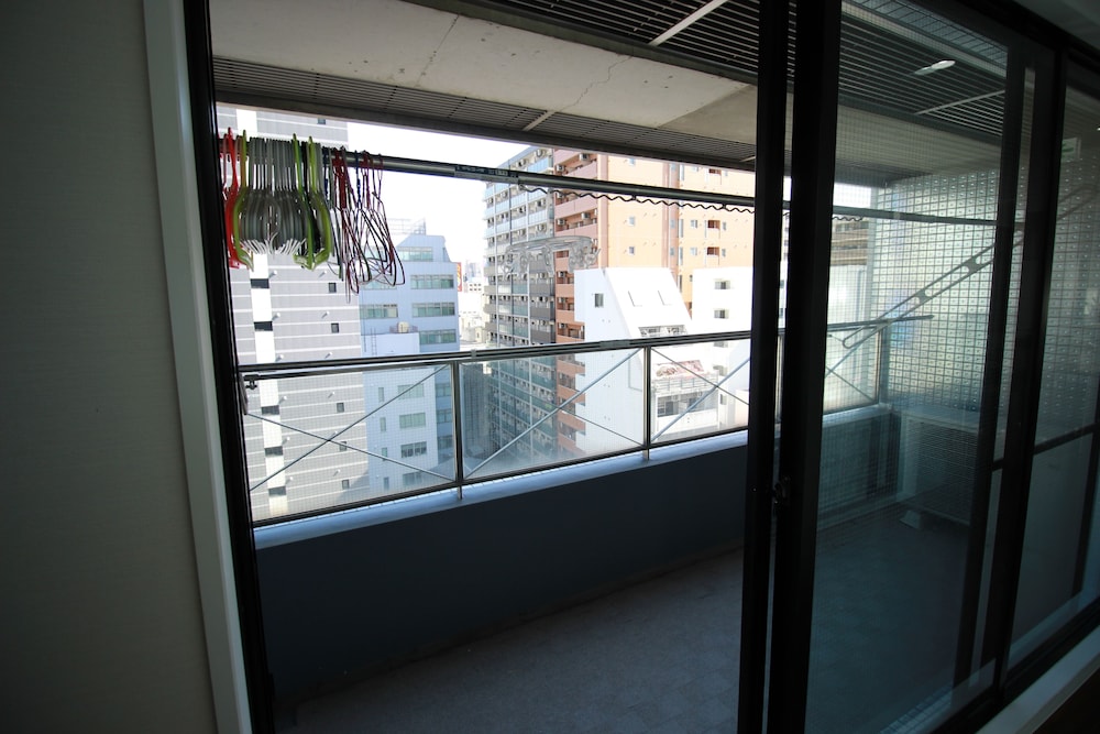 Atrium 26/50