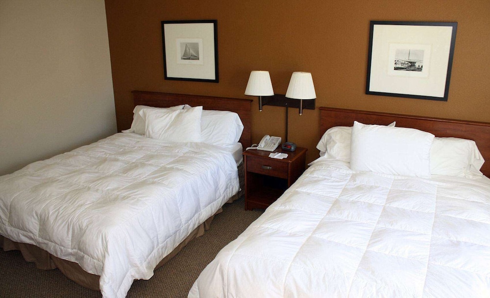 AmericInn by Wyndham Charlevoix 4/10