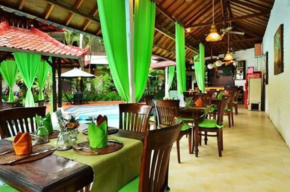 Sarinande Hotel 52/70