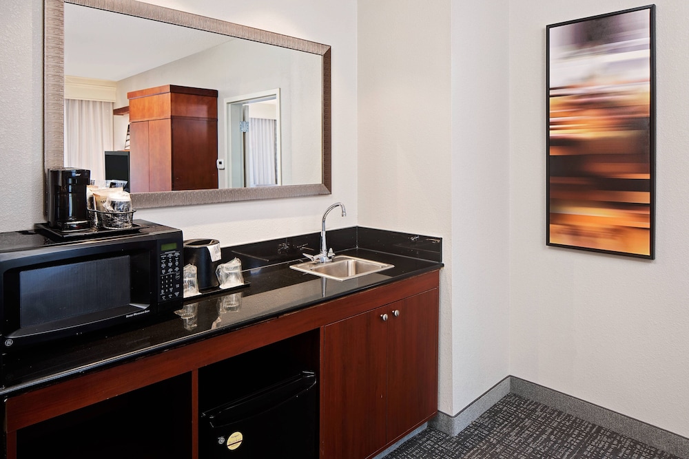 Courtyard by Marriott West Homestead Waterfront 26/26