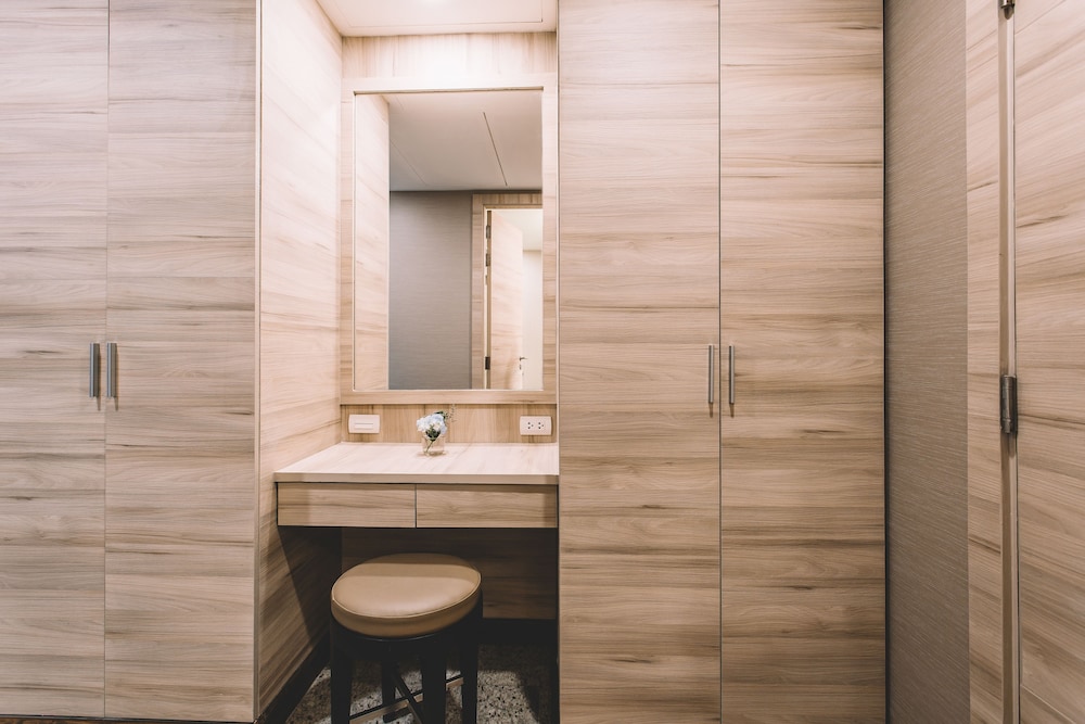 Adelphi Suites Bangkok 28/69