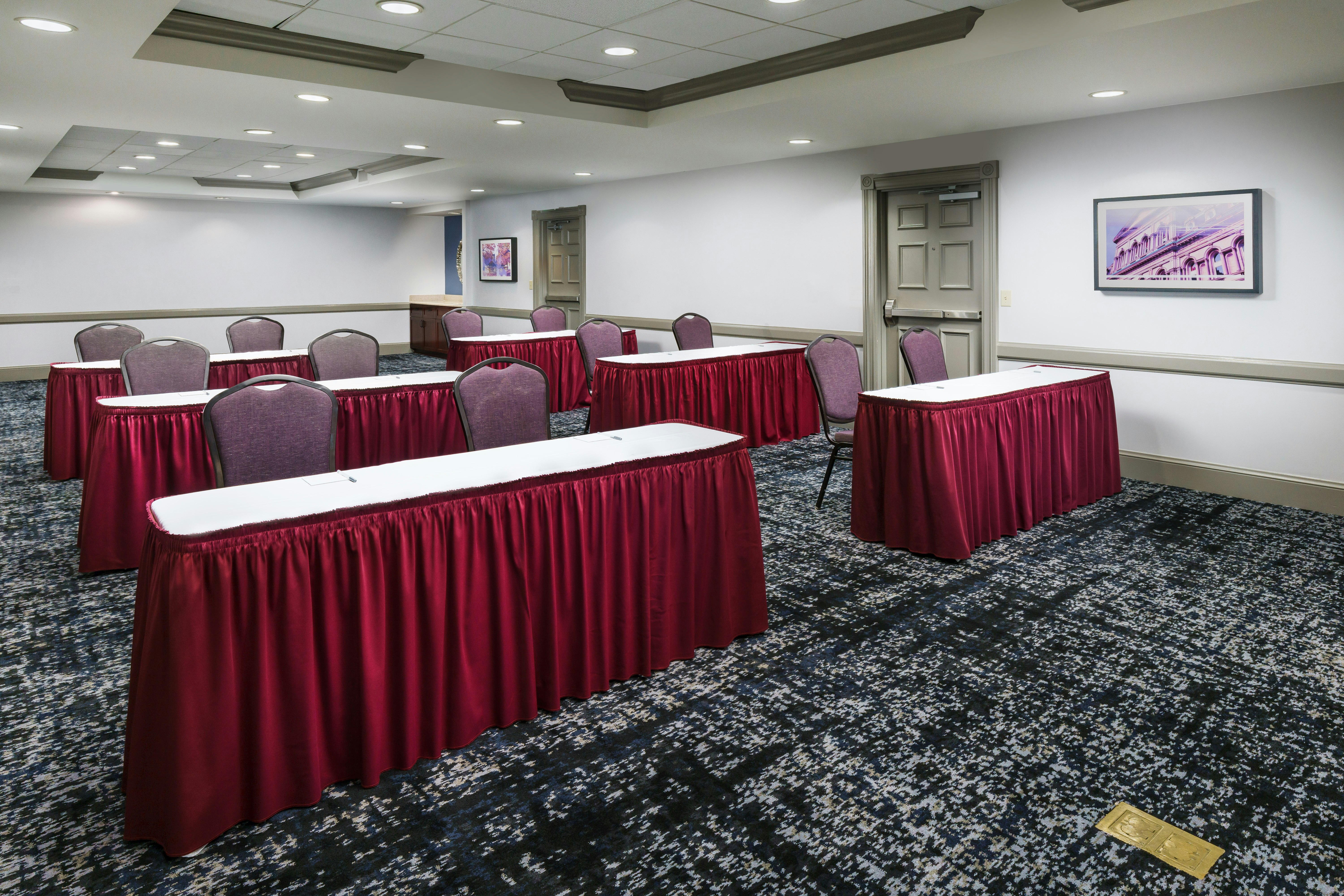 Hampton Inn and Suites Baltimore Inner Harbor 36/41