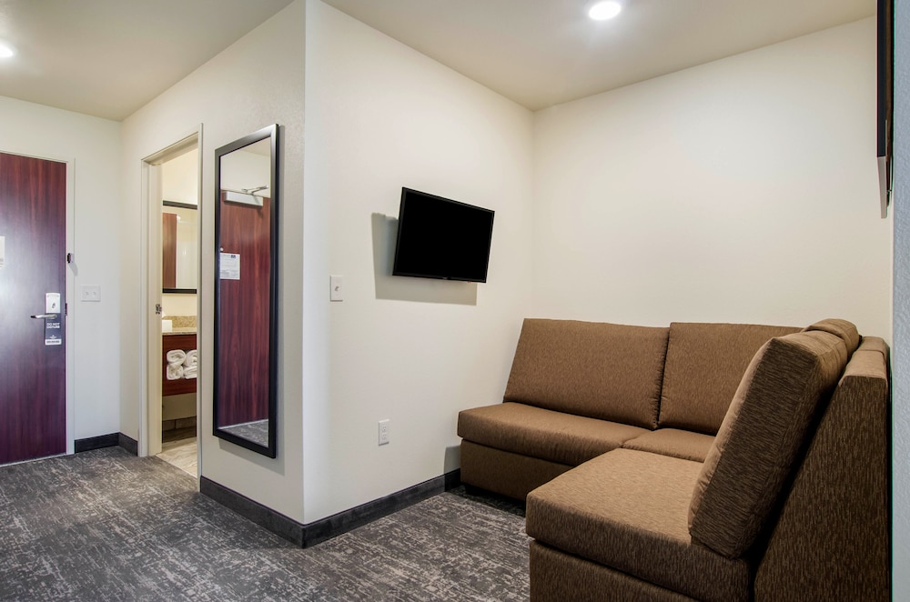 Cobblestone Hotel and Suites Torrington 19/37