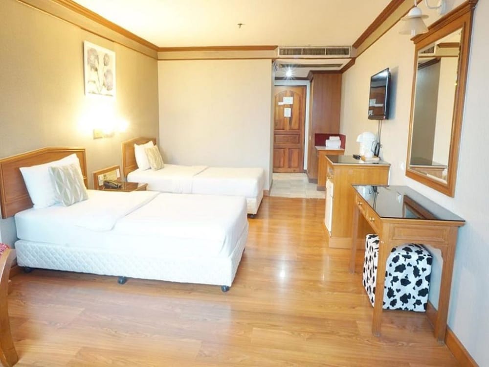 Bay Hotel Srinakarin 14/55