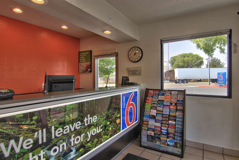 Motel6 Sacramento, CA - North 10/59