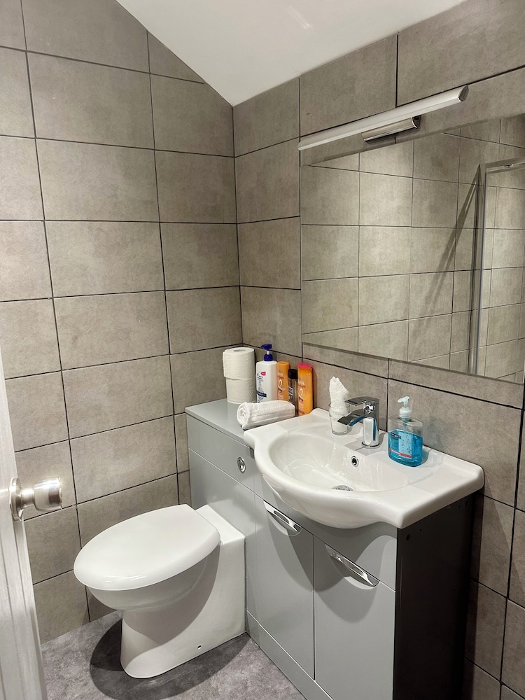 Valentine City Centre Guest House 41/50