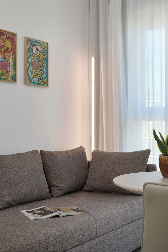 Innside by Melia Barcelona Apolo 45/75