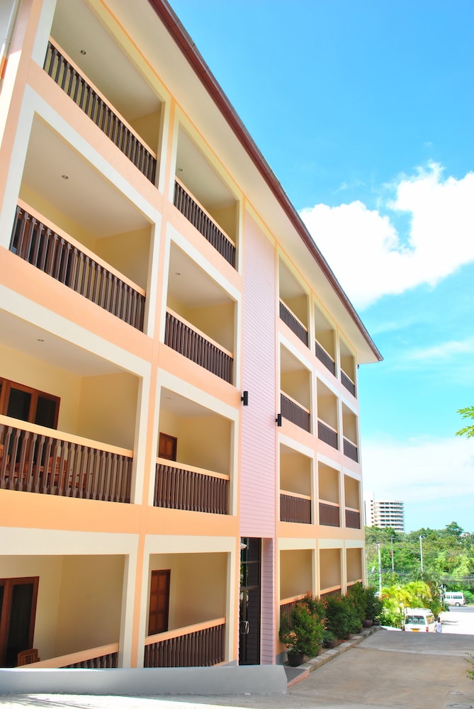 Karon Village Hotel 6/49