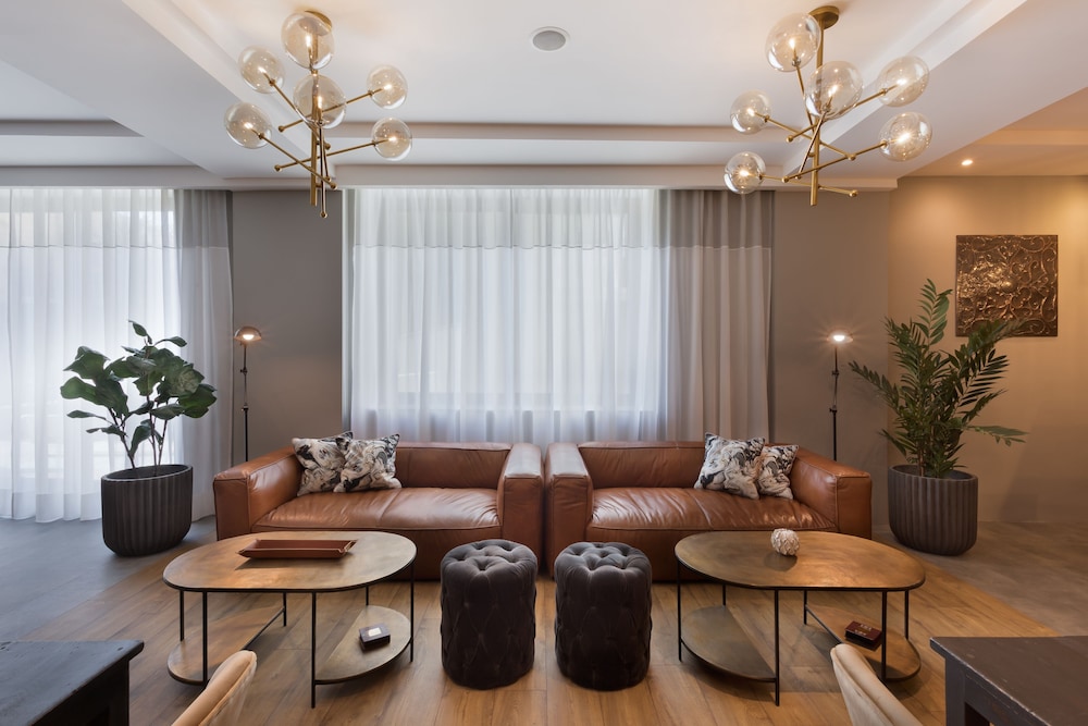 Argento Hotel 45/63