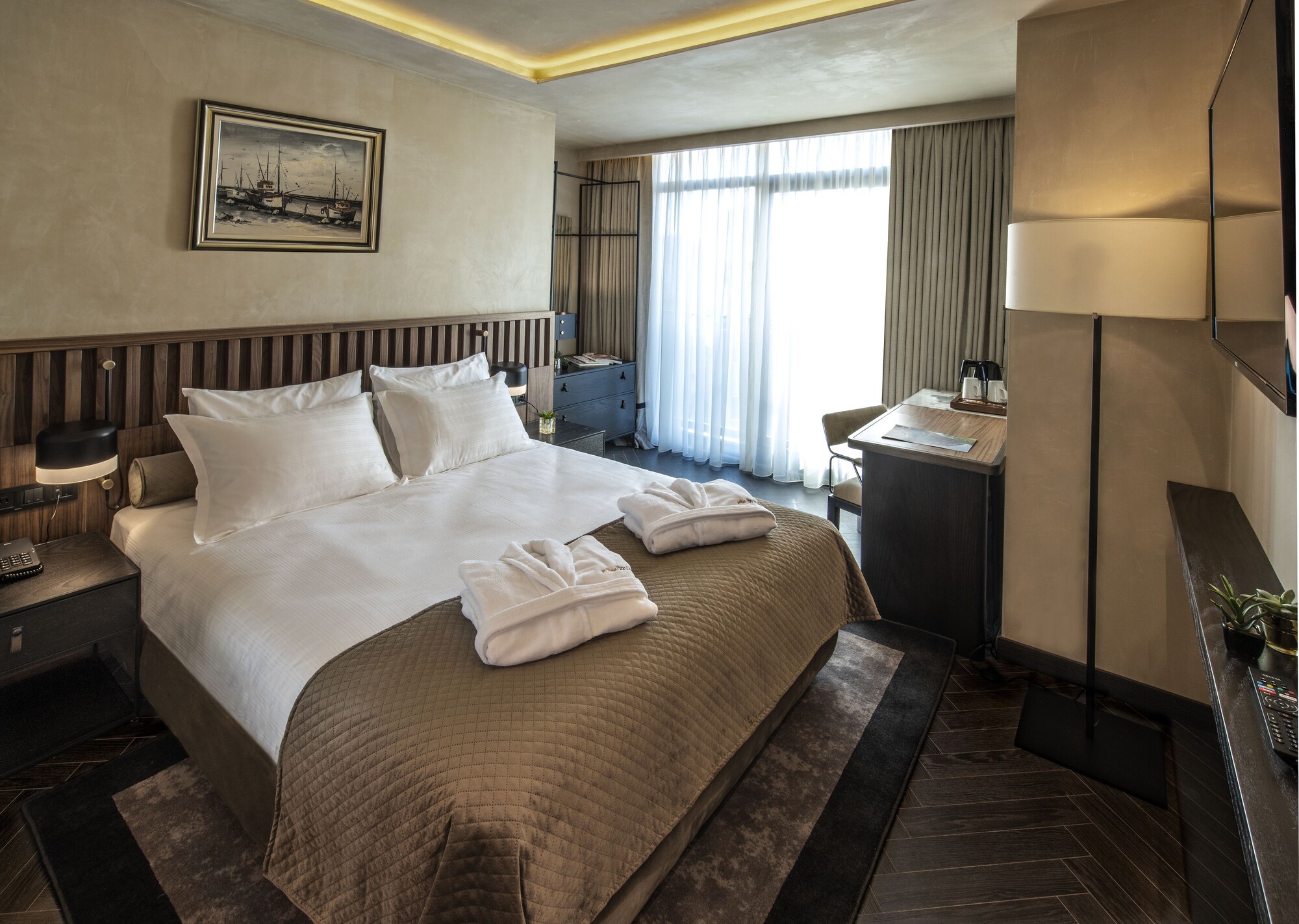 suite, corner
