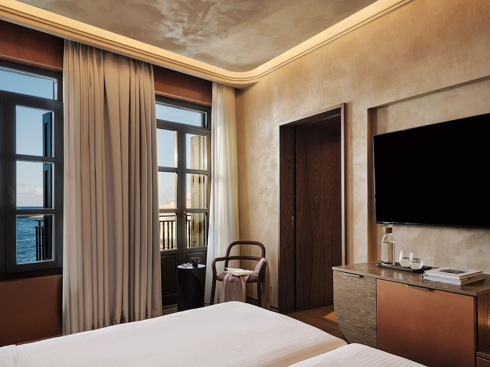 Hotel Porto Antico 7/23