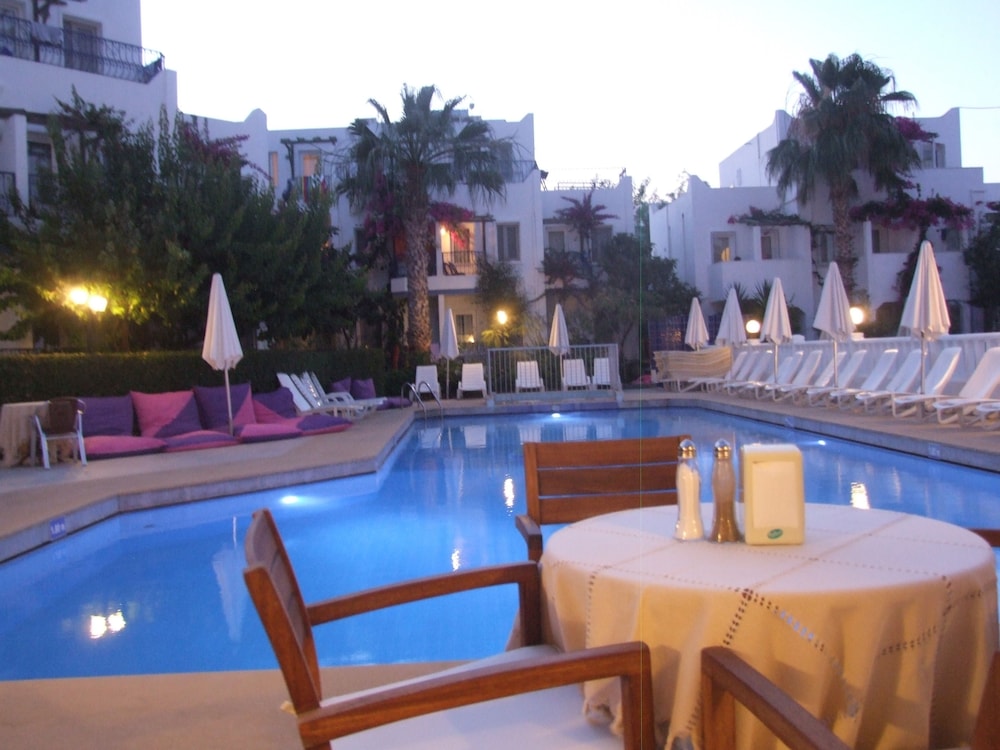 Serhan Hotel 18/35