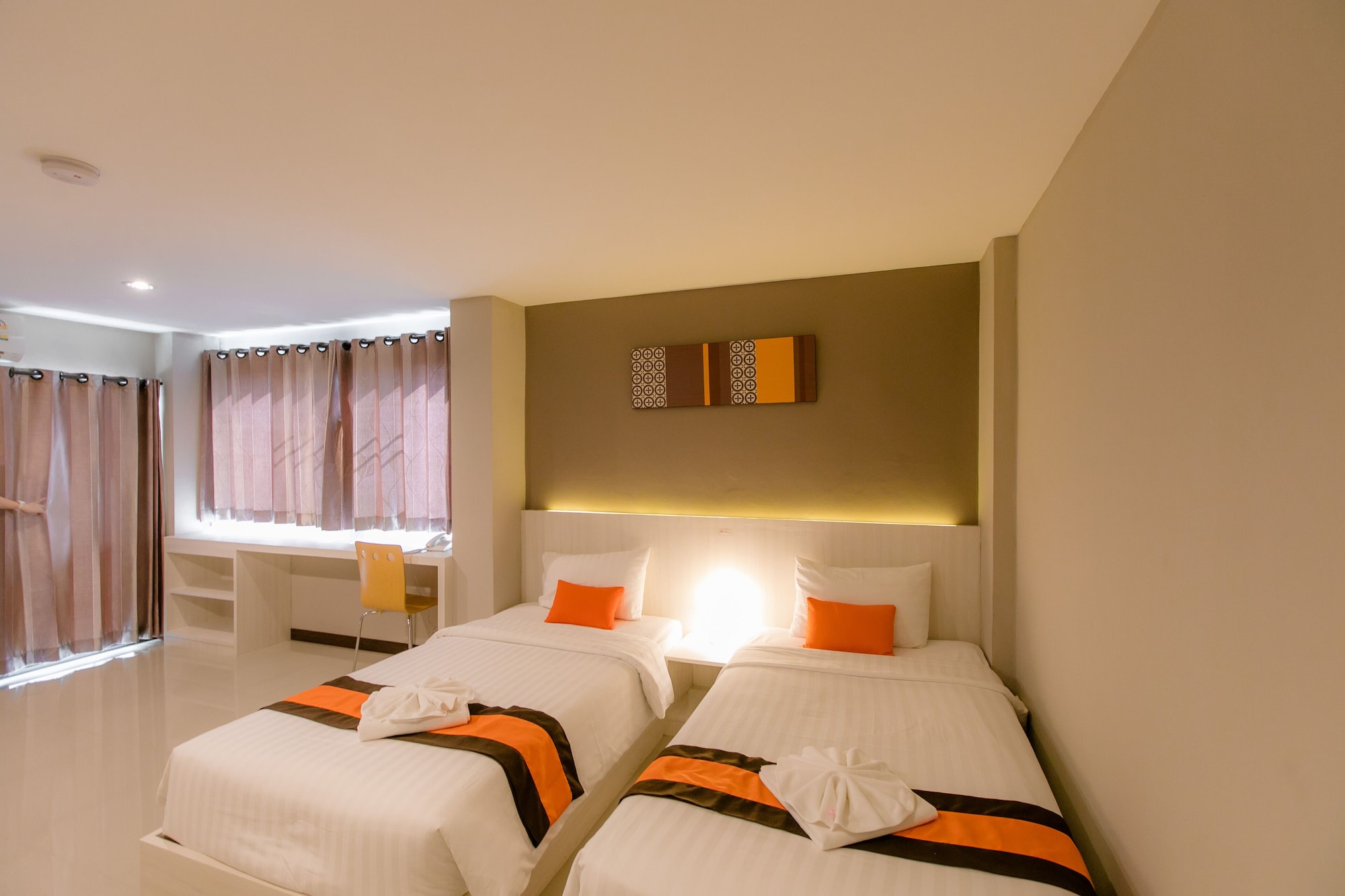 SUPERIOR, TWIN BEDS