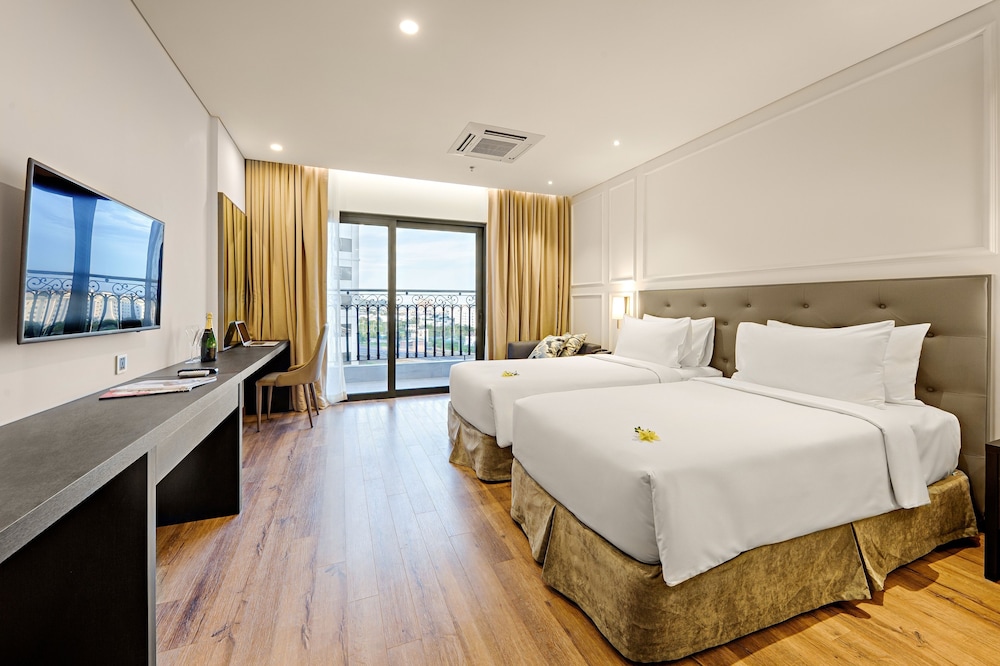 Wyndham Danang Golden Bay 13/50