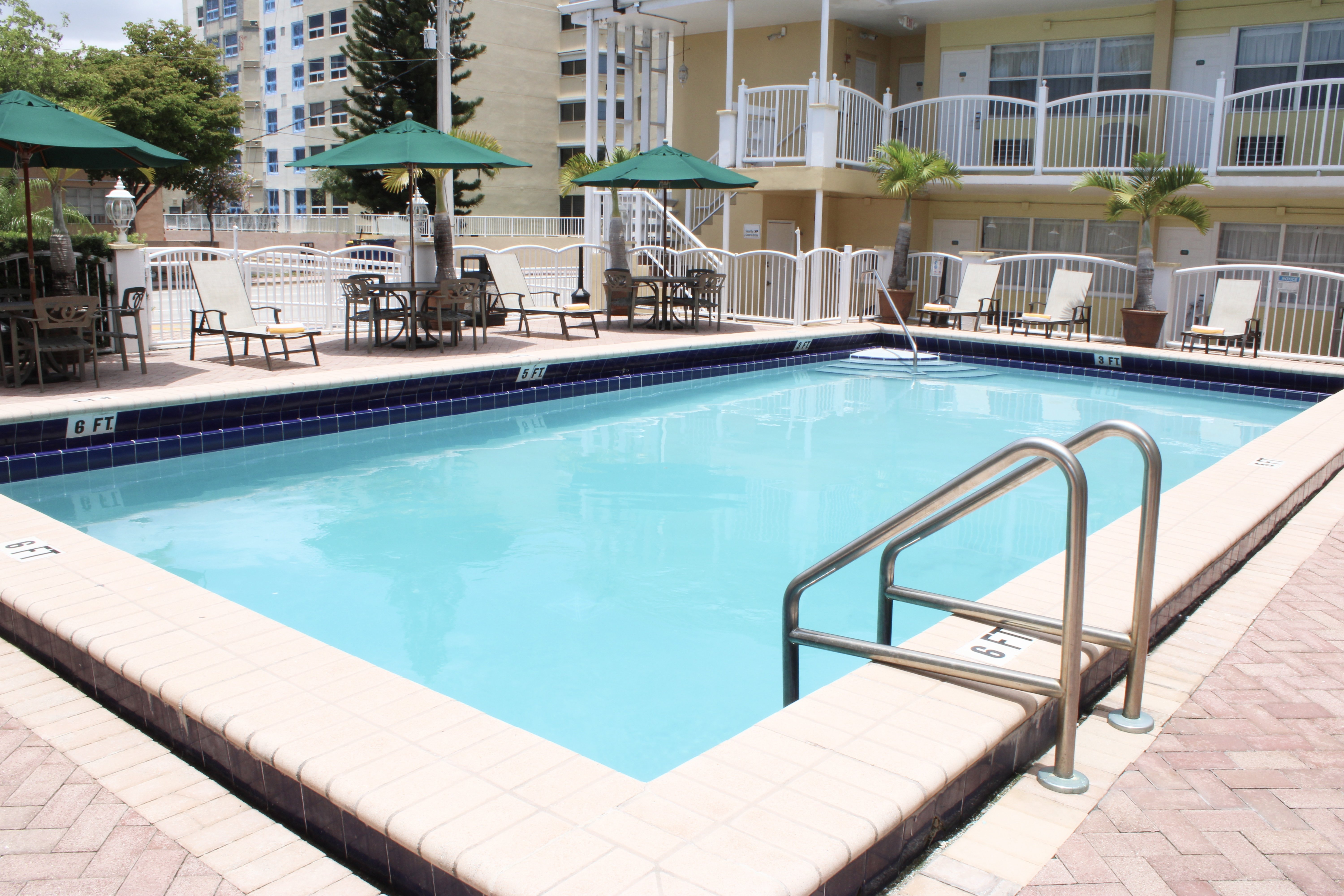 Beach Place Hotel 27/39
