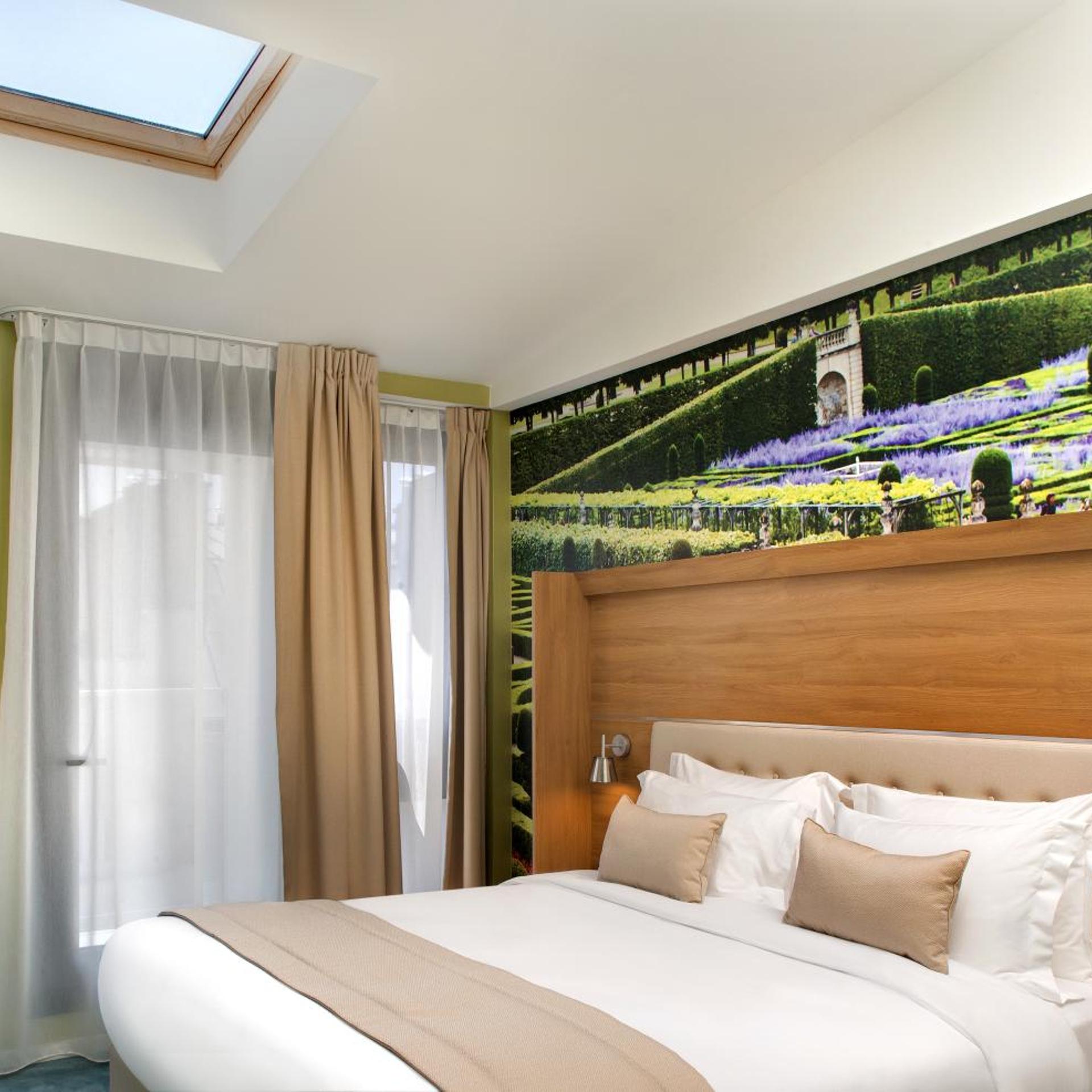 Suite Eiffel Tower View