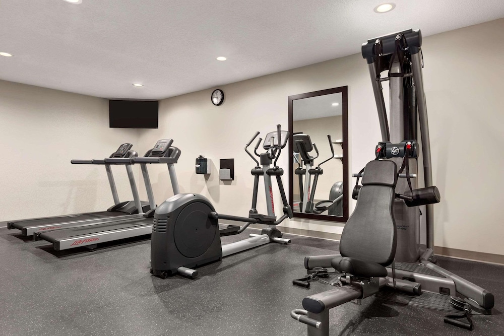 Country Inn and Suites by Radisson, Dahlgren-King George, VA 25/53