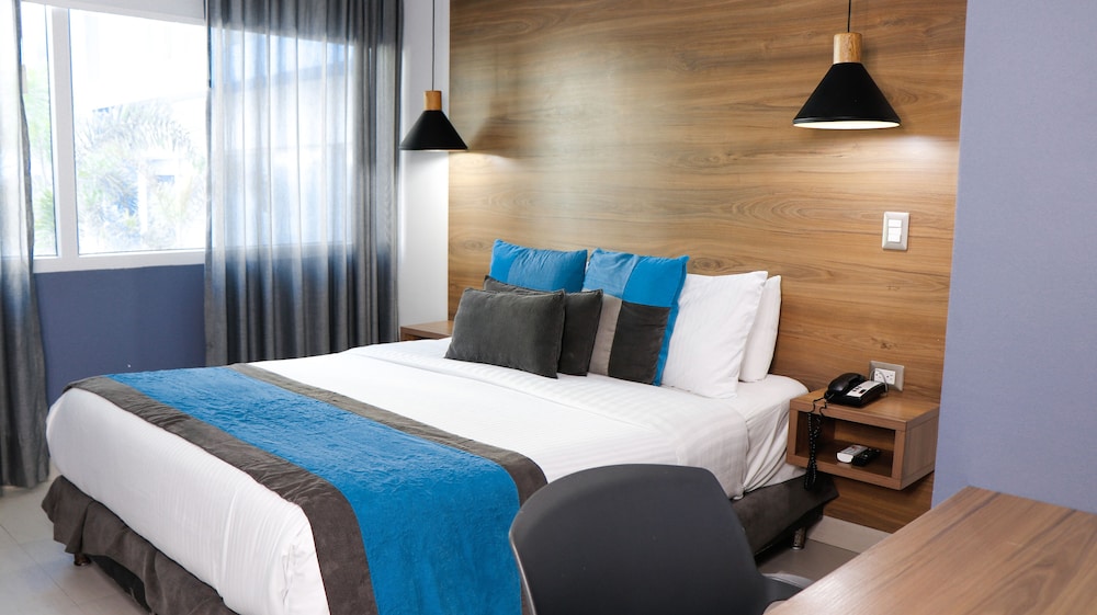 HOTEL BLUE CONCEPT 23/65