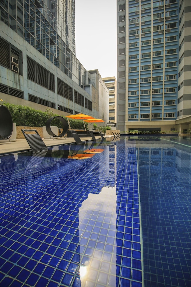 The Mini Suites - Eton Tower Makati 55/63