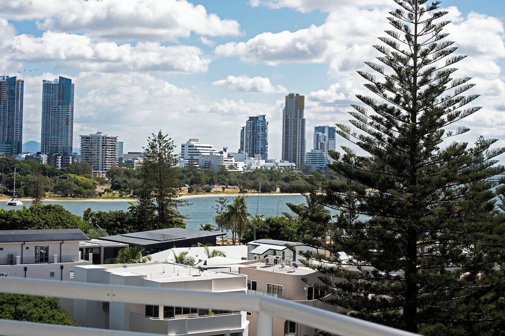 Ocean Sands Resort Gold Coast 44/49