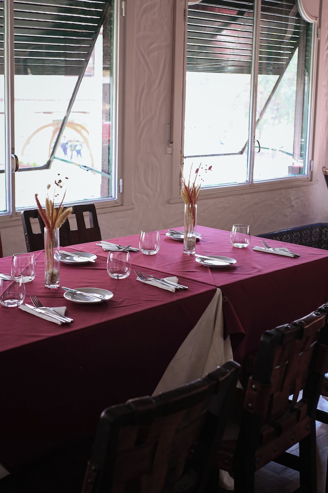 Salta Hotel 38/50