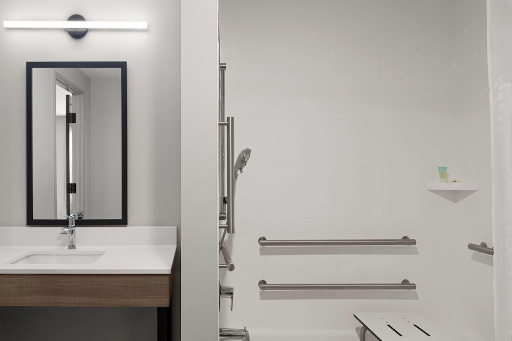 ECHO Suites Extended Stay by Wyndham 29/30