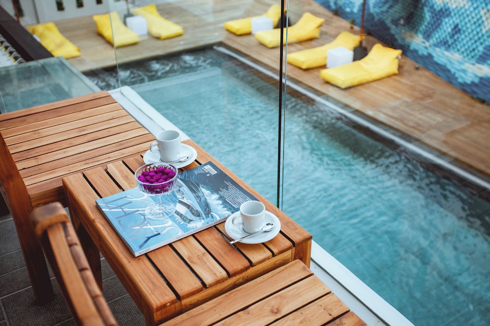 Anona Beachfront Phuket Resort 32/65