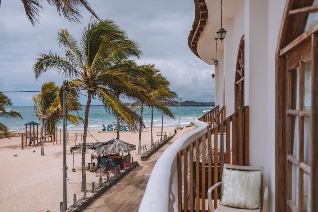 Albermarle Galapagos Beachfront 9/10