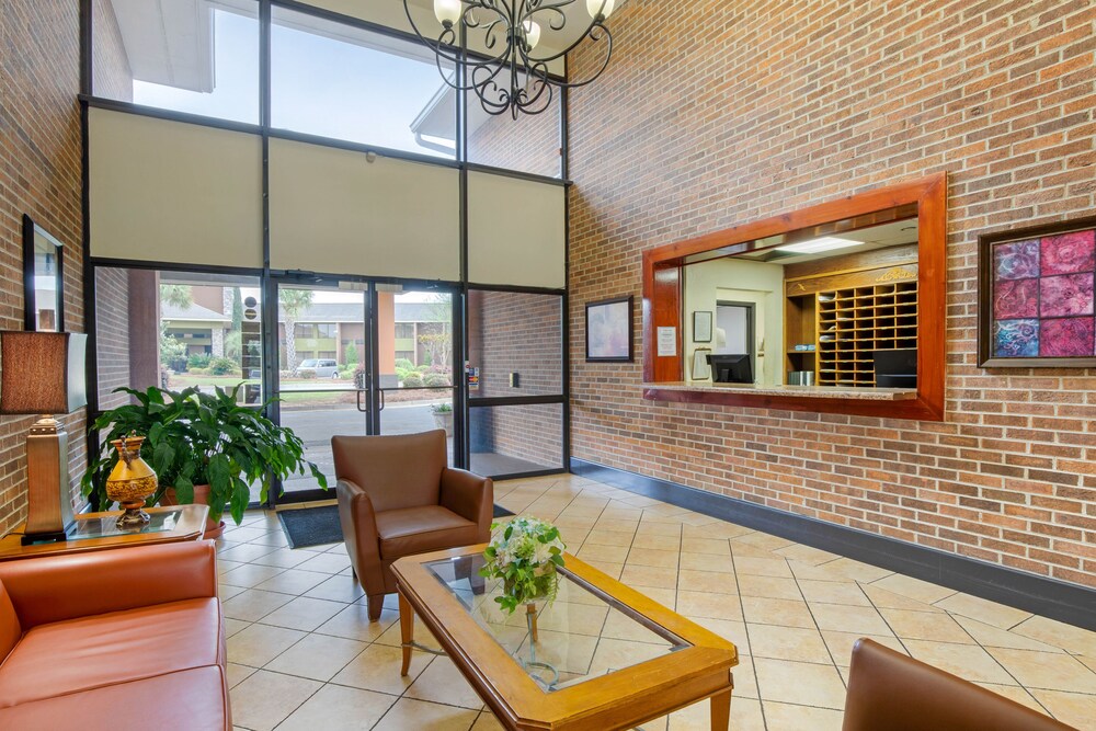 Suburban Extended Stay Warner Robins 11/35