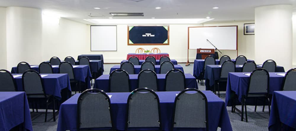 Coral Bay Resort 51/63