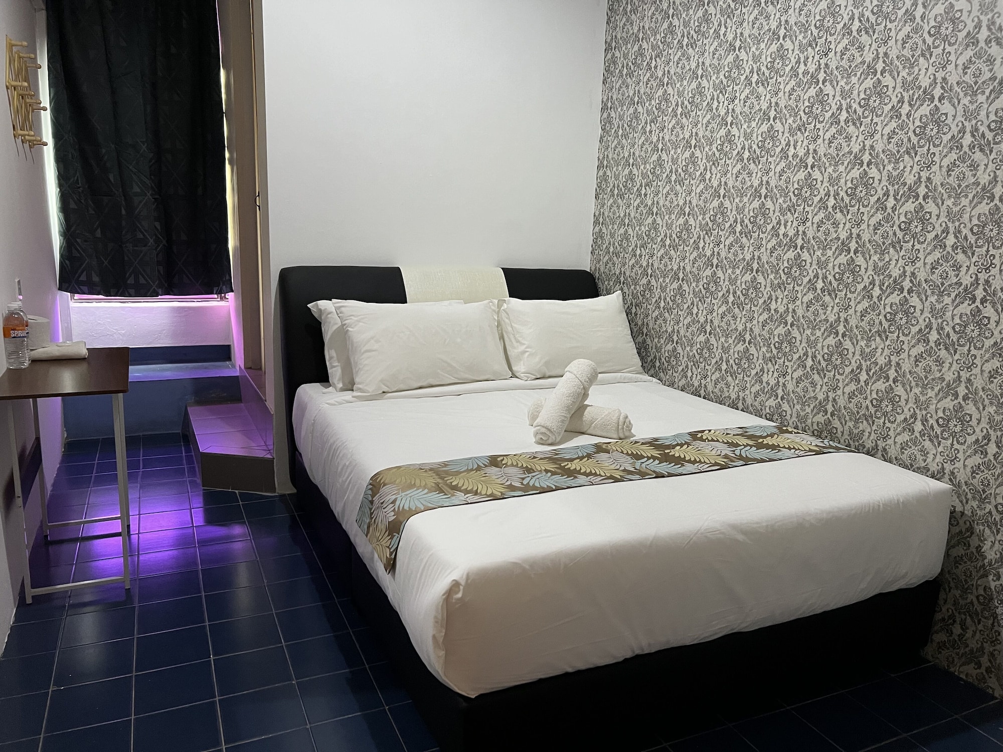 غرفة ديلوكس بسرير كوين بإطلالة على المدينة، Cassia Inn Kuching 2/4