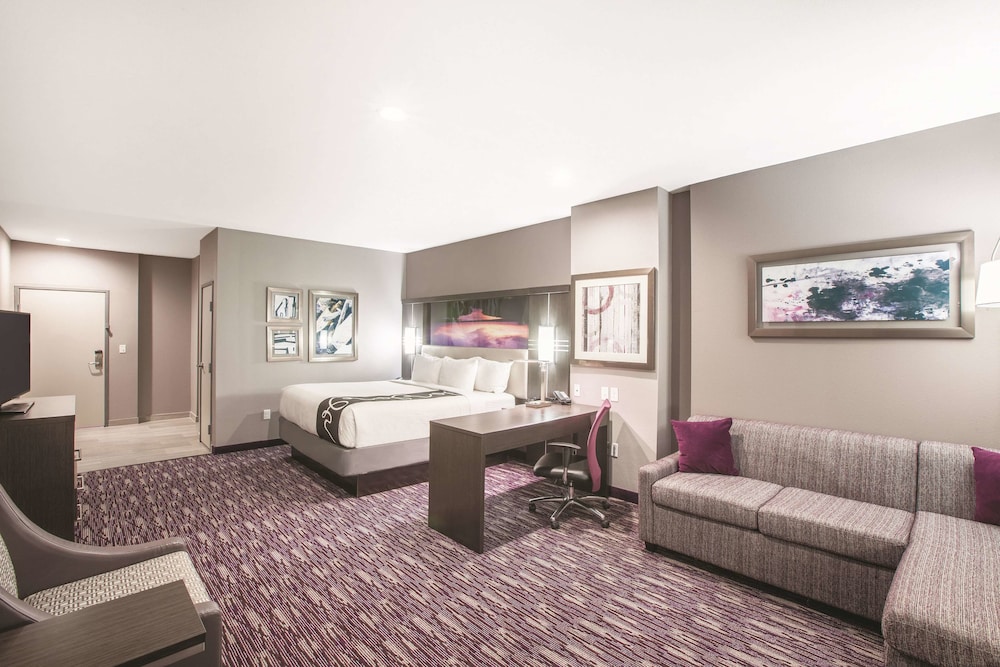 La Quinta Inn And Suites By Wyndham Kingsville 12/33