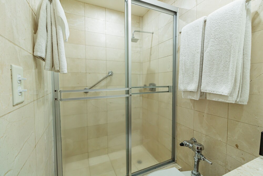 غرفة قياسية بسريرين مزدوجين، Hotel Bambito by Faranda Boutique, a member of Radisson Individuals 4/4