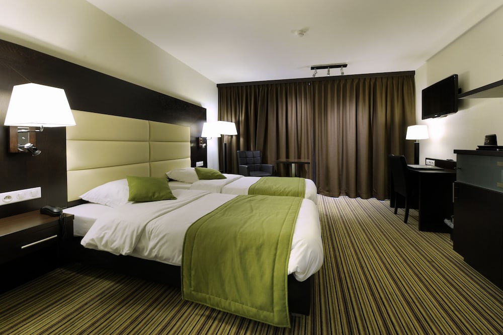 Hotel Charleroi Airport Van Der Valk 16/59