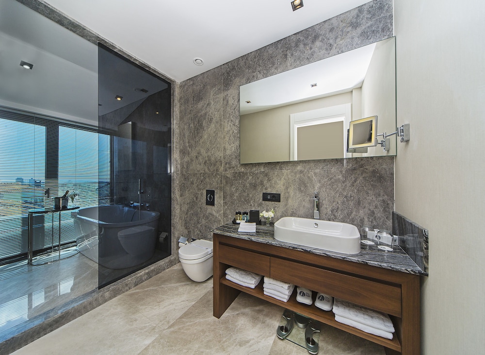 Gold, Horn, Suite, King Bed, Bosphorus View