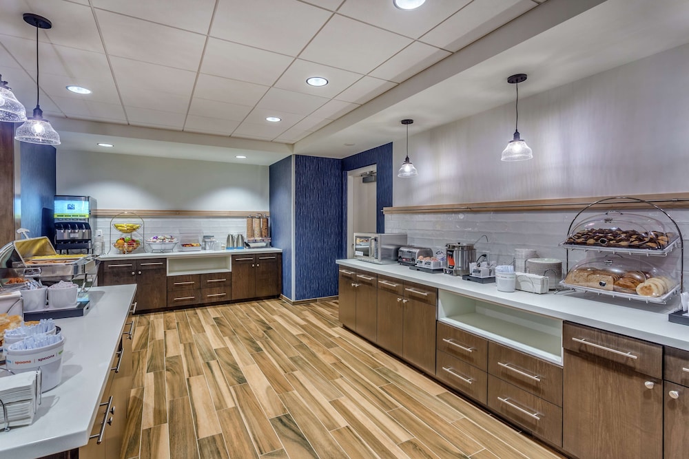Hampton Inn & Suites Kittery-Portsmouth 35/45