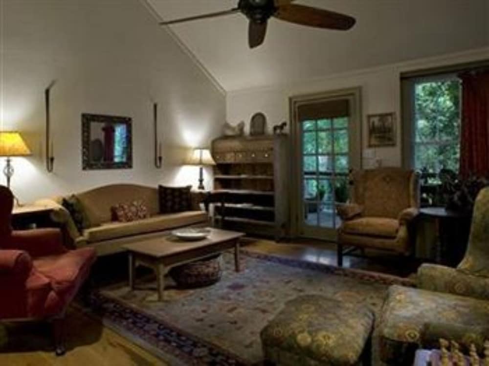 Lake Rabun Hotel Restaurant 31/50