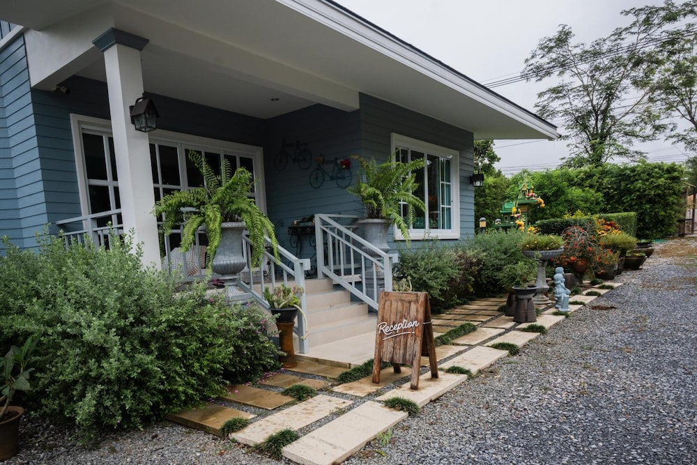 Little Cottage 7/43