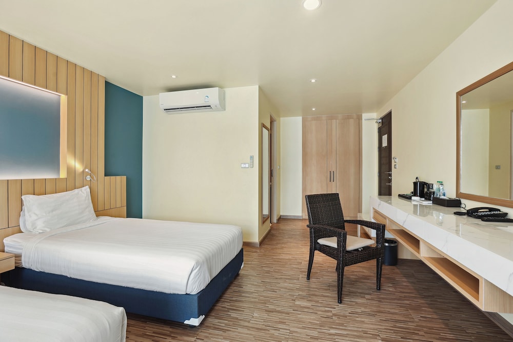 Dome Kata Resort 48/76