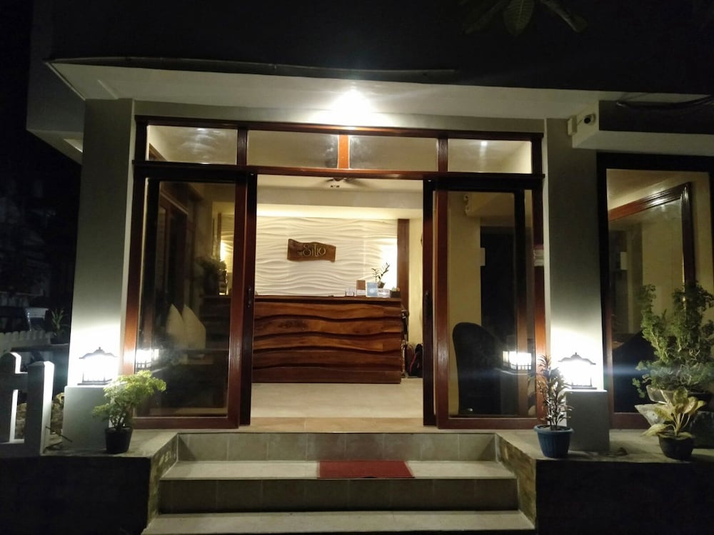 THE SITIO VILLAS AND SUITES 4/34